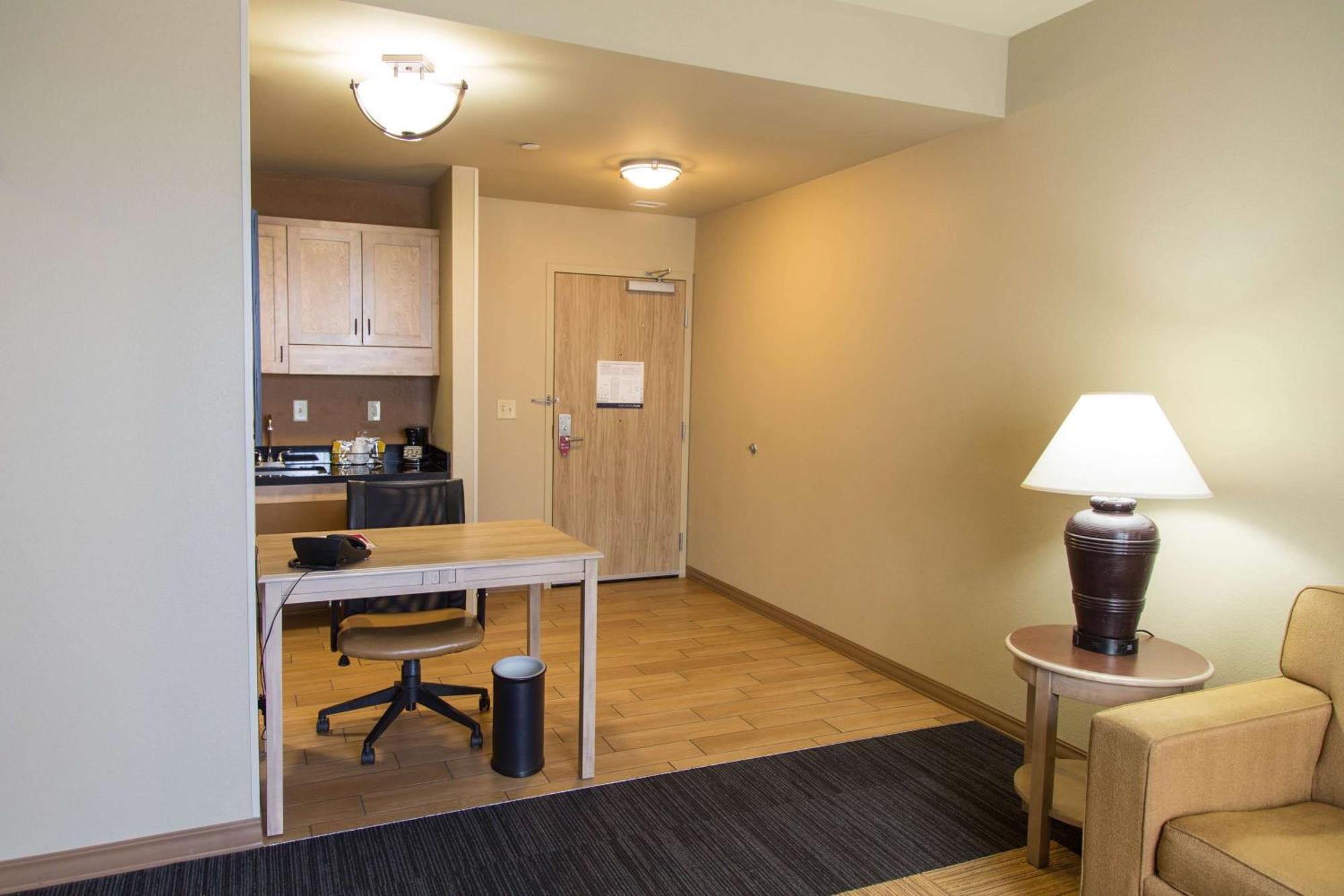 Hampton Inn & Suites Dodge City Boot Hill Casino Exterior photo