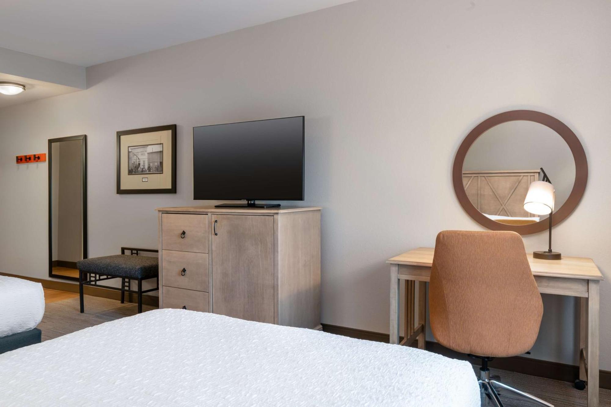 Hampton Inn & Suites Dodge City Boot Hill Casino Exterior photo