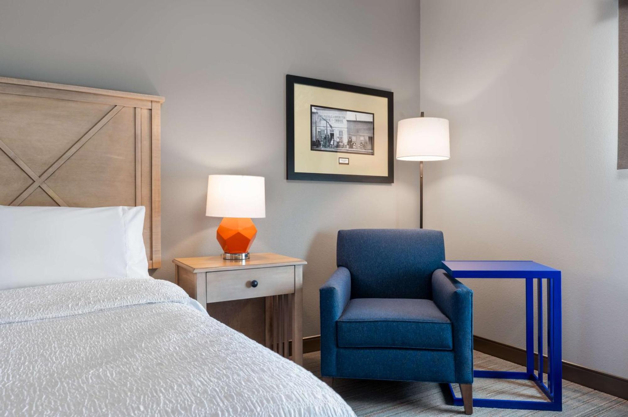 Hampton Inn & Suites Dodge City Boot Hill Casino Exterior photo